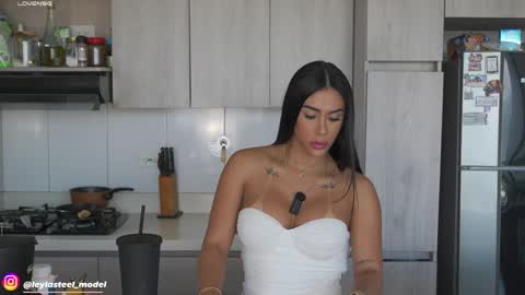 INSTA leylasteel model         online show from May 20, 2026, 1:50 pm