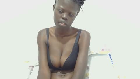 laylani69 online show from May 8, 2026, 1:27 pm