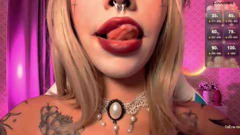 Snapshot of leylanoir chatting on October 12, 2025, 2:38 pm LEA online show from October 12, 2025, 2:38 pm