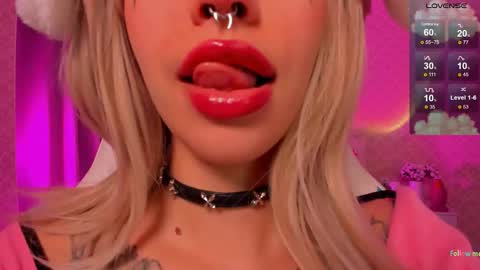 Snapshot of leylanoir chatting on October 21, 2025, 3:24 pm LEA online show from October 21, 2025, 3:24 pm