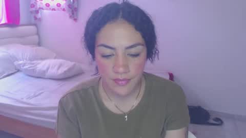 leylapregnant online show from September 11, 2025, 3:12 pm