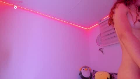 Snapshot of leyre_lerr chatting on December 3, 2024, 4:14 am Jessica online show from December 3, 2024, 4:14 am