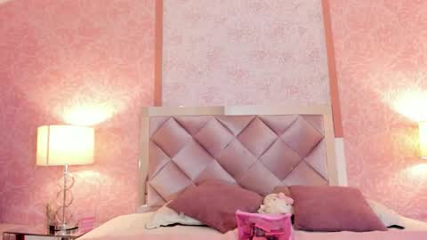 Snapshot of lezy_ chatting on November 12, 2025, 8:08 pm LEZY online show from November 12, 2025, 8:08 pm