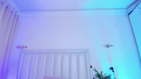 Snapshot of li_baby chatting on March 15, 2026, 6:08 am Shaya MILKY BOOBS online show from March 15, 2026, 6:08 am