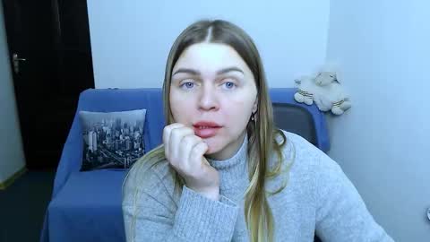 Snapshot of li_lit chatting on February 3, 2026, 10:42 am li_lit online show from February 3, 2026, 10:42 am