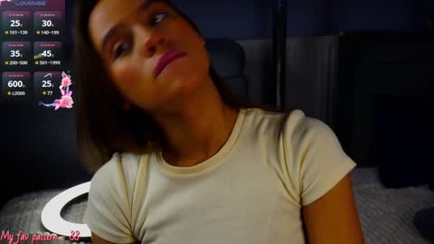 Snapshot of li_queen_ chatting on December 26, 2024, 3:53 pm Hey Im Alexa tg online show from December 26, 2024, 3:53 pm