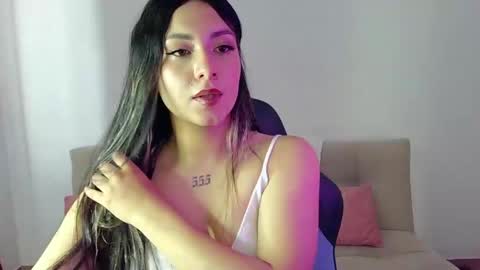 Lia  online show from June 6, 2026, 5:28 pm
