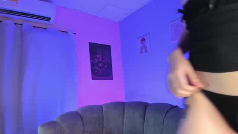 Snapshot of lia_7_ chatting on October 28, 2025, 2:04 am Lia 3 online show from October 28, 2025, 2:04 am