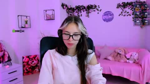 lia_dream_ online show from July 20, 2026, 10:39 am