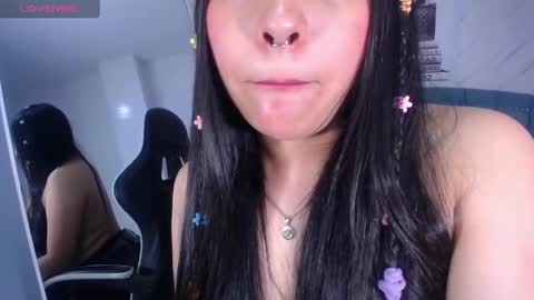 lia_harper_t online show from May 8, 2026, 9:09 pm