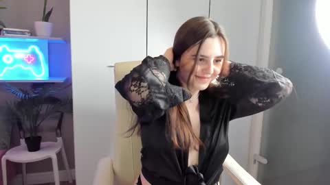 Snapshot of lia_lil chatting on September 16, 2025, 8:54 pm Lia online show from September 16, 2025, 8:54 pm