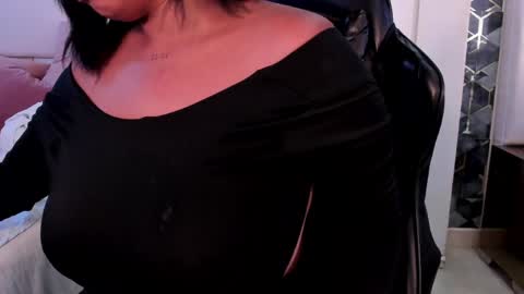 lia_mariana online show from June 3, 2026, 4:48 am