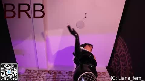 Snapshot of lia_owo chatting on October 28, 2025, 11:58 am Liana online show from October 28, 2025, 11:58 am