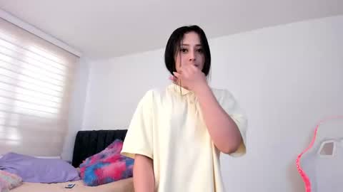 Little Queen Lia  online show from December 31, 2024, 9:06 pm