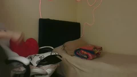 Little Queen Lia  online show from November 18, 2025, 11:15 pm