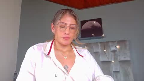 L I A   online show from July 7, 2026, 7:23 am