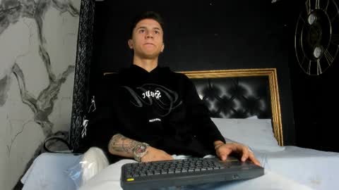 Snapshot of liaamsmiith_ chatting on September 22, 2025, 12:07 pm Liam Smith online show from September 22, 2025, 12:07 pm