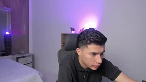 Snapshot of liaamsmiith_ chatting on September 23, 2025, 12:41 pm Liam Smith online show from September 23, 2025, 12:41 pm