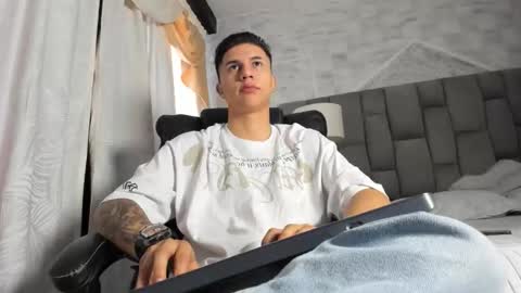 Snapshot of liaamsmiith_ chatting on October 11, 2025, 12:26 pm Liam Smith online show from October 11, 2025, 12:26 pm