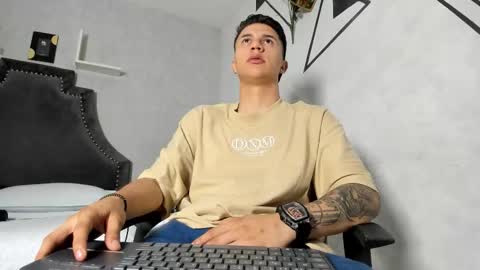 Snapshot of liaamsmiith_ chatting on October 14, 2025, 12:17 pm Liam Smith online show from October 14, 2025, 12:17 pm