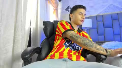 Snapshot of liaamsmiith_ chatting on October 21, 2025, 12:28 pm Liam Smith online show from October 21, 2025, 12:28 pm