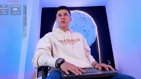 Snapshot of liaamsmiith_ chatting on October 27, 2025, 11:58 am Liam Smith online show from October 27, 2025, 11:58 am