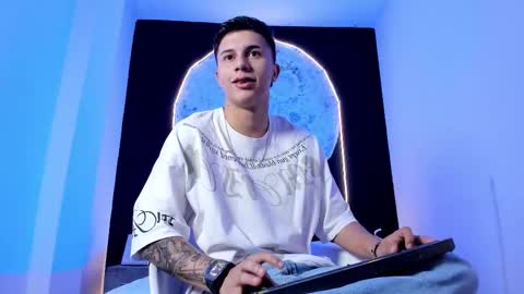 Snapshot of liaamsmiith_ chatting on October 28, 2025, 12:09 pm Liam Smith online show from October 28, 2025, 12:09 pm