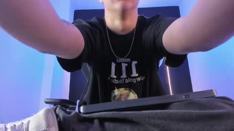 Snapshot of liaamsmiith_ chatting on November 4, 2025, 12:26 pm Liam Smith online show from November 4, 2025, 12:26 pm