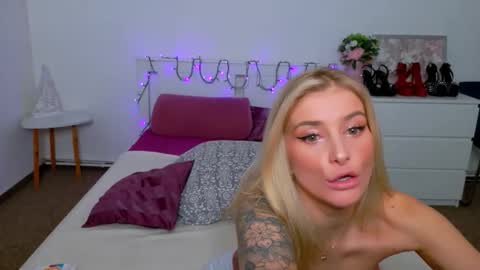 Lia online show from February 6, 2026, 10:29 am