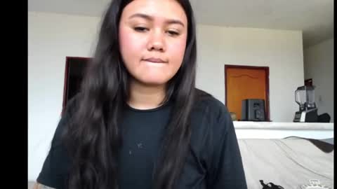 liaedvan_1 online show from September 22, 2025, 9:39 pm