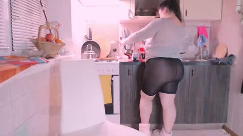 Snapshot of liahsofty chatting on December 15, 2024, 11:42 pm miss Lia colection for travel online show from December 15, 2024, 11:42 pm