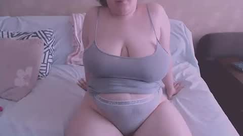 miss Lia  colection for travel online show from June 15, 2026, 12:40 pm