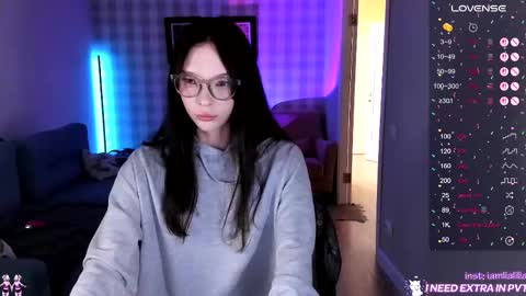 lialilia online show from October 8, 2025, 4:15 pm