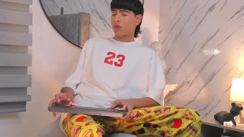 Snapshot of liam_055 chatting on January 24, 2025, 5:10 am Liam online show from January 24, 2025, 5:10 am