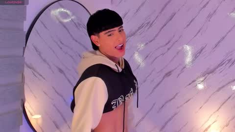 Snapshot of liam_055 chatting on February 18, 2025, 9:09 pm Liam online show from February 18, 2025, 9:09 pm