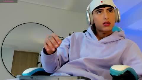 Snapshot of liam_055 chatting on November 30, 2025, 5:06 pm Liam online show from November 30, 2025, 5:06 pm