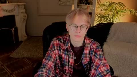 LIAM online show from April 4, 2026, 5:38 am