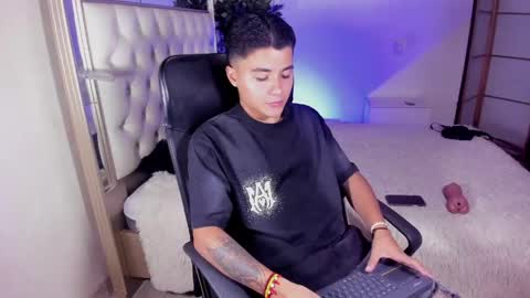 Snapshot of liam_dustin chatting on May 30, 2026, 8:50 pm Liam online show from May 30, 2026, 8:50 pm