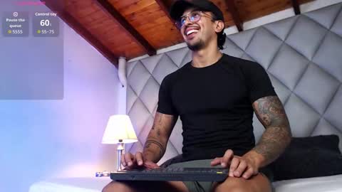 Snapshot of liam_espinoza chatting on October 26, 2025, 7:31 pm Liam Espinoza online show from October 26, 2025, 7:31 pm