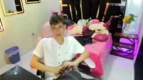 liam_green1 online show from March 10, 2026, 1:05 pm