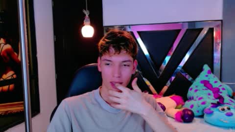 liam_green1 online show from March 11, 2026, 7:42 pm