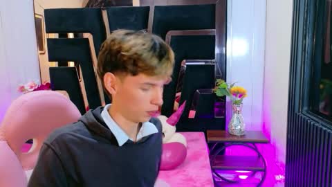liam_green1 online show from March 13, 2026, 12:56 pm