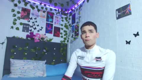 liam_honey18 online show from September 29, 2025, 2:38 am