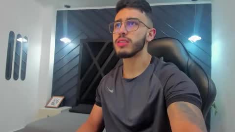 LIAM KLEIN online show from November 11, 2025, 11:32 am