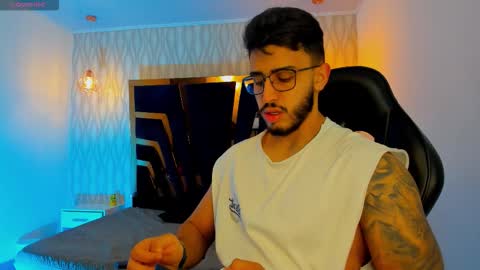 LIAM KLEIN online show from December 15, 2025, 11:25 am