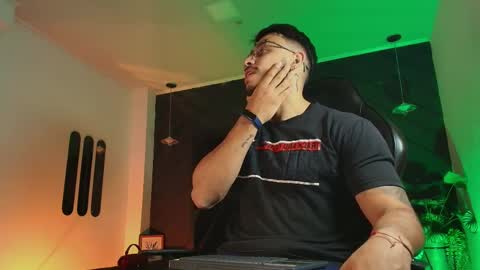 LIAM KLEIN online show from April 4, 2026, 11:18 am