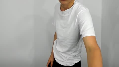 liam_oasiss online show from January 3, 2025, 6:22 am