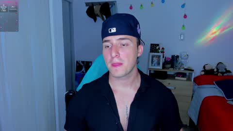 Snapshot of liam_oficial chatting on January 15, 2025, 3:00 am liam online show from January 15, 2025, 3:00 am