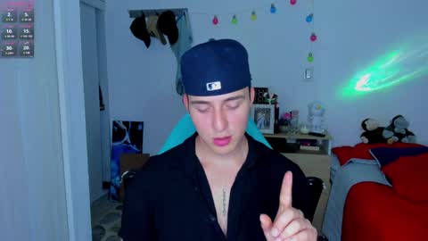 Snapshot of liam_oficial chatting on January 21, 2025, 4:32 am liam online show from January 21, 2025, 4:32 am