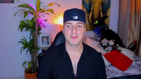 Snapshot of liam_oficial chatting on February 6, 2025, 3:48 am liam online show from February 6, 2025, 3:48 am